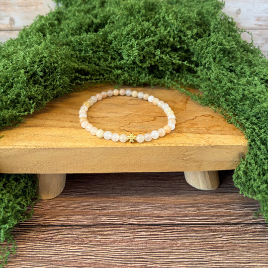 Whisper Pale Violet Jade Clover Bracelet